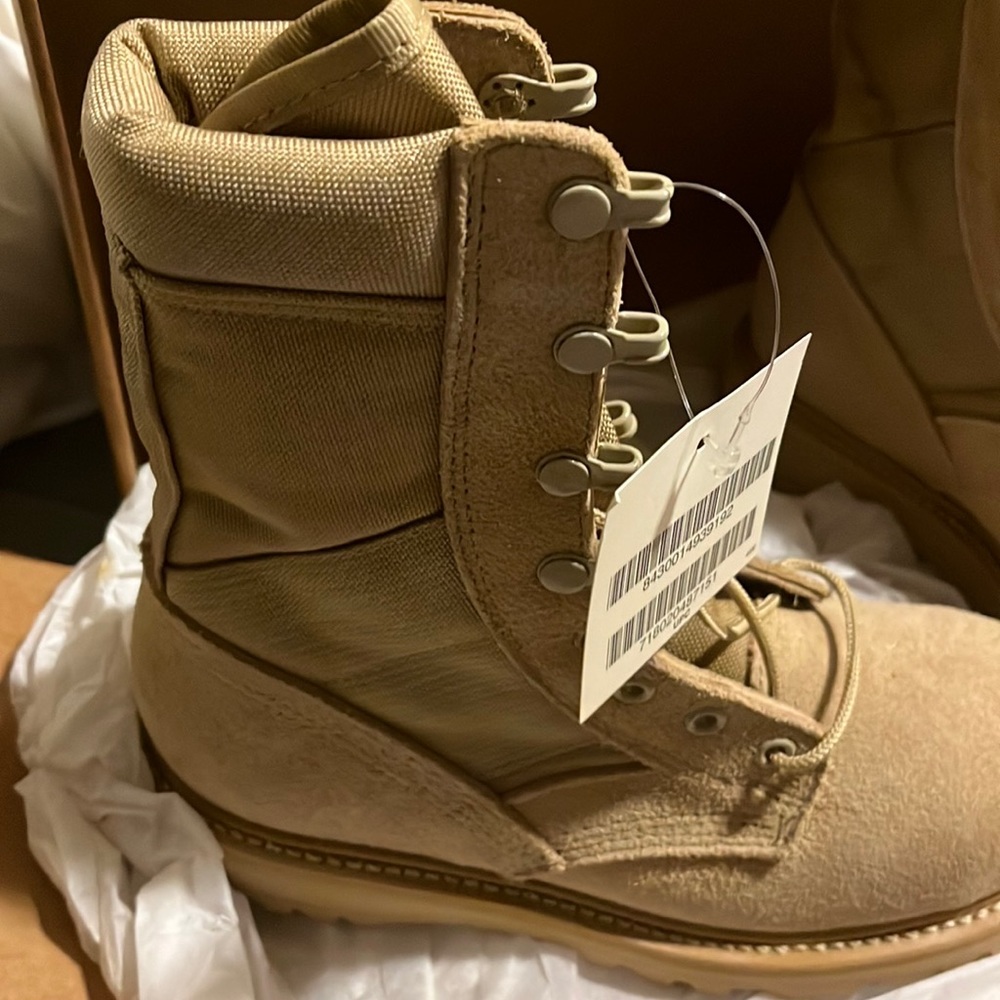 Army boots women size 4